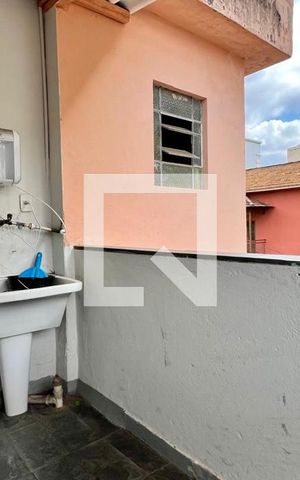 Casa à venda com 350m², 4 quartos e 4 vagas Casa à venda com 350m², 4 quartos e 4 vagasÁrea de Serviço