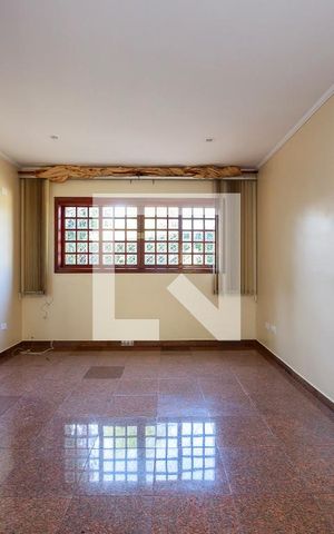 Casa para alugar com 426m², 3 quartos e 4 vagas Casa para alugar com 426m², 3 quartos e 4 vagasSala