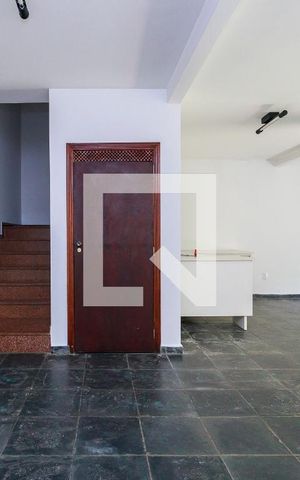 Casa para alugar com 426m², 3 quartos e 4 vagas Casa para alugar com 426m², 3 quartos e 4 vagasGaragem