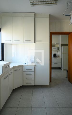 Apartamento à venda com 145m², 3 quartos e 2 vagas Apartamento à venda com 145m², 3 quartos e 2 vagasCozinha