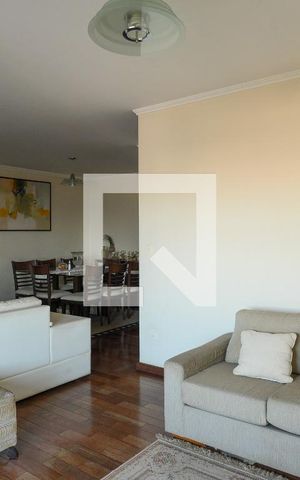 Apartamento à venda com 145m², 3 quartos e 2 vagas Apartamento à venda com 145m², 3 quartos e 2 vagasSala