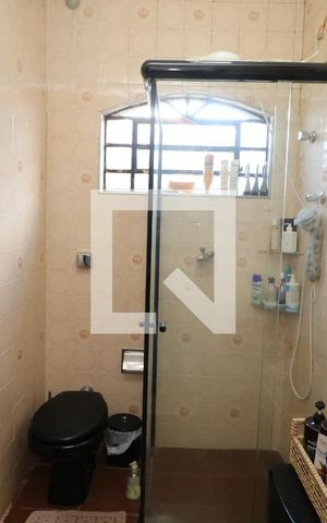 Casa à venda com 104m², 2 quartos e 2 vagasBanheiro