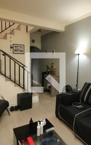 Casa à venda com 104m², 2 quartos e 2 vagasSala