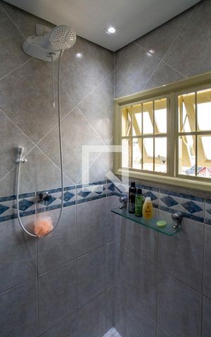 Casa para alugar com 340m², 4 quartos e 4 vagas Casa para alugar com 340m², 4 quartos e 4 vagasBanheiro da suíte 2