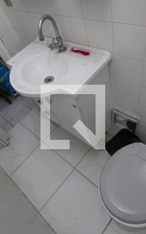 Casa de condomínio à venda com 200m², 5 quartos e 2 vagasBanheiro de Serviço