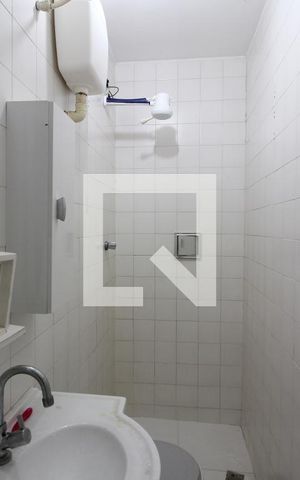 Casa de condomínio à venda com 200m², 5 quartos e 2 vagasBanheiro de Serviço