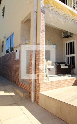 Casa de condomínio à venda com 200m², 5 quartos e 2 vagasFachada Interna