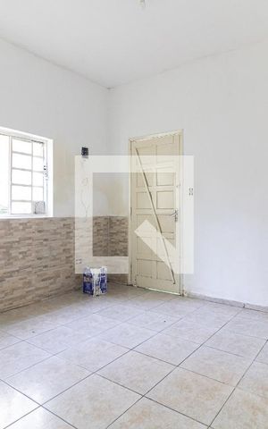 Casa para alugar com 55m², 2 quartos e sem vaga Casa para alugar com 55m², 2 quartos e sem vagaSala