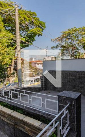 Casa para alugar com 320m², 3 quartos e 4 vagas Casa para alugar com 320m², 3 quartos e 4 vagasTerraço