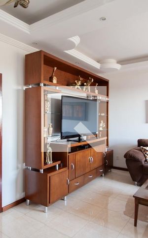 Casa à venda com 463m², 3 quartos e 10 vagas Casa à venda com 463m², 3 quartos e 10 vagasSala