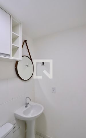 Apartamento à venda com 38m², 2 quartos e sem vaga Apartamento à venda com 38m², 2 quartos e sem vagaBanheiro