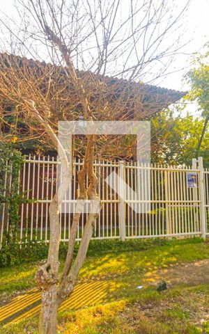 Casa à venda com 200m², 5 quartos e 5 vagas Casa à venda com 200m², 5 quartos e 5 vagasVista da Rua