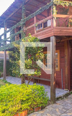 Casa à venda com 200m², 5 quartos e 5 vagas Casa à venda com 200m², 5 quartos e 5 vagasFachada