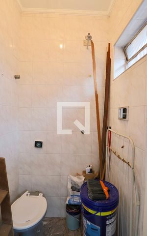 Apartamento à venda com 93m², 3 quartos e sem vaga Apartamento à venda com 93m², 3 quartos e sem vagaBanheiro de serviço