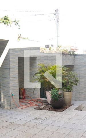Casa à venda com 203m², 4 quartos e 4 vagas Casa à venda com 203m², 4 quartos e 4 vagasDetalhe da Garagem