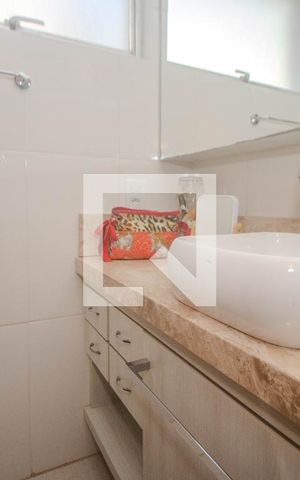 Apartamento à venda com 144m², 4 quartos e 2 vagas Apartamento à venda com 144m², 4 quartos e 2 vagasBanheiro da Suíte 2