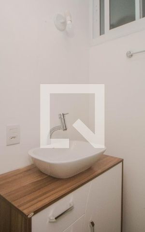 Apartamento à venda com 144m², 4 quartos e 2 vagas Apartamento à venda com 144m², 4 quartos e 2 vagasBanheiro da Suíte