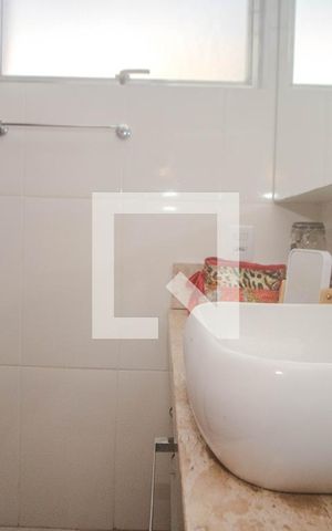 Apartamento à venda com 144m², 4 quartos e 2 vagas Apartamento à venda com 144m², 4 quartos e 2 vagasBanheiro da Suíte 2