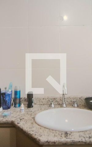Apartamento à venda com 144m², 4 quartos e 2 vagas Apartamento à venda com 144m², 4 quartos e 2 vagasBanheiro Social