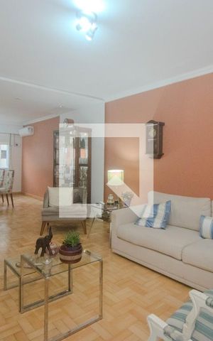 Apartamento à venda com 144m², 4 quartos e 2 vagas Apartamento à venda com 144m², 4 quartos e 2 vagasSala