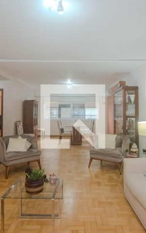 Apartamento à venda com 144m², 4 quartos e 2 vagas Apartamento à venda com 144m², 4 quartos e 2 vagasSala