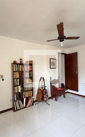 Casa de condomínio à venda com 182m², 4 quartos e 3 vagasSala - Segundo andar