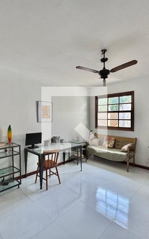Casa de condomínio à venda com 182m², 4 quartos e 3 vagasSala - Segundo andar