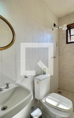 Casa de condomínio à venda com 182m², 4 quartos e 3 vagasSuíte - Banheiro