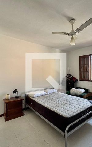 Casa de condomínio à venda com 182m², 4 quartos e 3 vagasSuíte