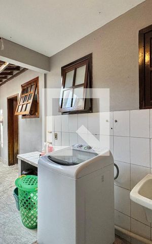 Casa de condomínio à venda com 182m², 4 quartos e 3 vagasÁrea de Serviço