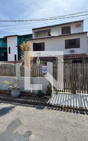 Casa de condomínio à venda com 182m², 4 quartos e 3 vagasFachada