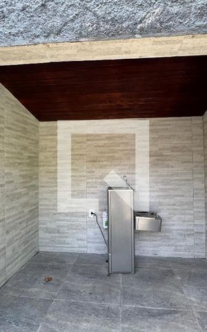 Casa de condomínio à venda com 182m², 4 quartos e 3 vagasÁrea comum