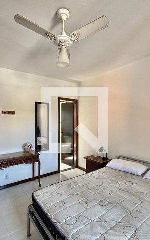 Casa de condomínio à venda com 182m², 4 quartos e 3 vagasSuíte