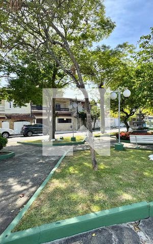 Casa de condomínio à venda com 182m², 4 quartos e 3 vagasÁrea comum