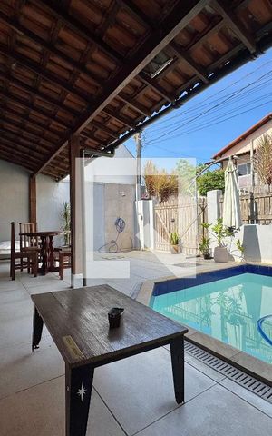 Casa de condomínio à venda com 182m², 4 quartos e 3 vagasÁrea externa