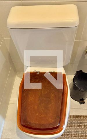 Casa de condomínio à venda com 182m², 4 quartos e 3 vagasLavabo