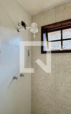 Casa de condomínio à venda com 182m², 4 quartos e 3 vagasSuíte - Banheiro