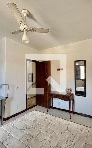 Casa de condomínio à venda com 182m², 4 quartos e 3 vagasSuíte