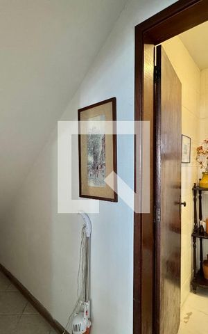Casa de condomínio à venda com 182m², 4 quartos e 3 vagasCorredor