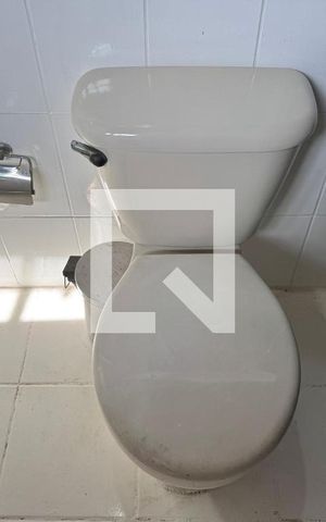 Casa de condomínio à venda com 182m², 4 quartos e 3 vagasBanheiro Social 2