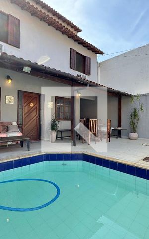 Casa de condomínio à venda com 182m², 4 quartos e 3 vagasÁrea externa