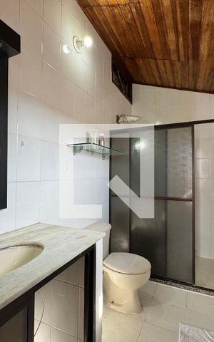 Casa de condomínio à venda com 182m², 4 quartos e 3 vagasBanheiro Social 2