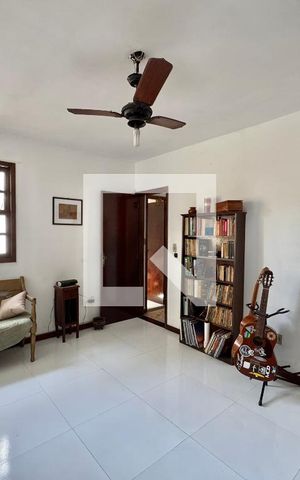 Casa de condomínio à venda com 182m², 4 quartos e 3 vagasSala - Segundo andar