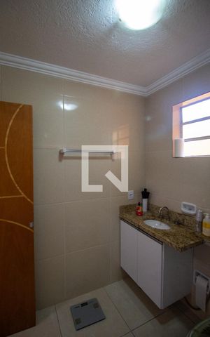 Casa à venda com 175m², 4 quartos e 2 vagas Casa à venda com 175m², 4 quartos e 2 vagasQuarto / Suíte 3
