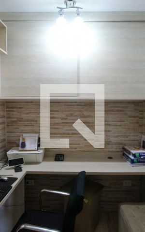 Casa à venda com 175m², 4 quartos e 2 vagas Casa à venda com 175m², 4 quartos e 2 vagasEscritório