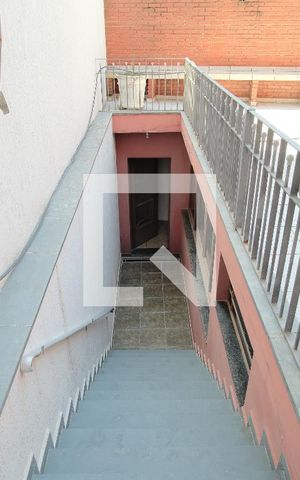 Casa à venda com 650m², 5 quartos e 4 vagasEscada para Salão de Jogos