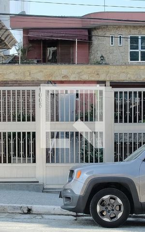 Casa à venda com 650m², 5 quartos e 4 vagasFachada