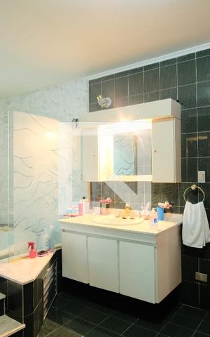 Casa à venda com 650m², 5 quartos e 4 vagasBanheiro da Suíte 1