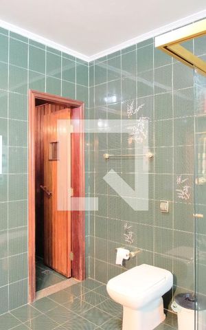 Casa à venda com 650m², 5 quartos e 4 vagasBanheiro da Suíte 1