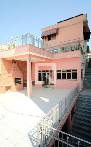 Casa à venda com 650m², 5 quartos e 4 vagasÁrea gourmet
